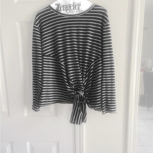 Caslon stripe black top